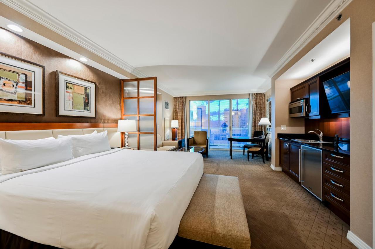 Aparthotel Stripviewsuites At Signature 3*