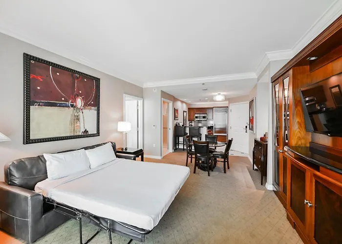 Stripviewsuites At Signature